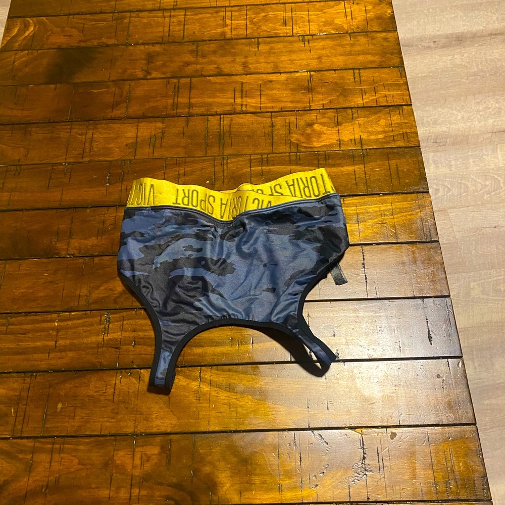 Victoria secret sport bra.